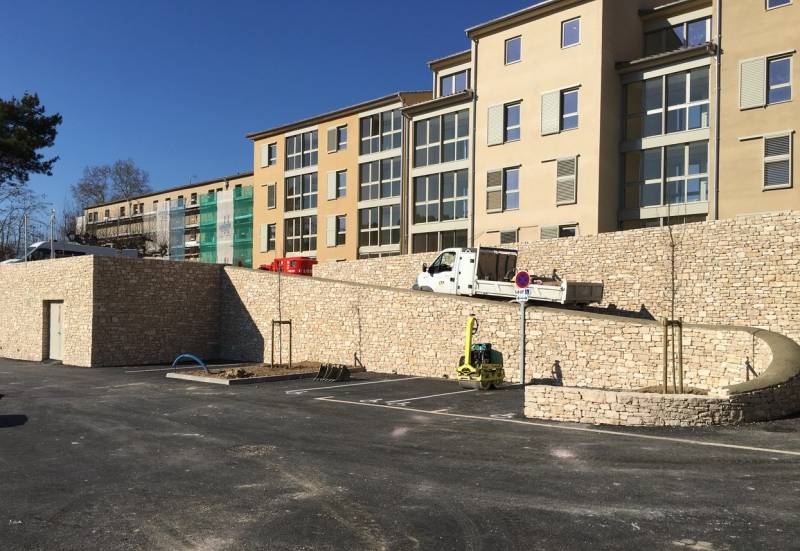 Entreprise de maçonnerie pour habillage de murs extérieurs dans le 84